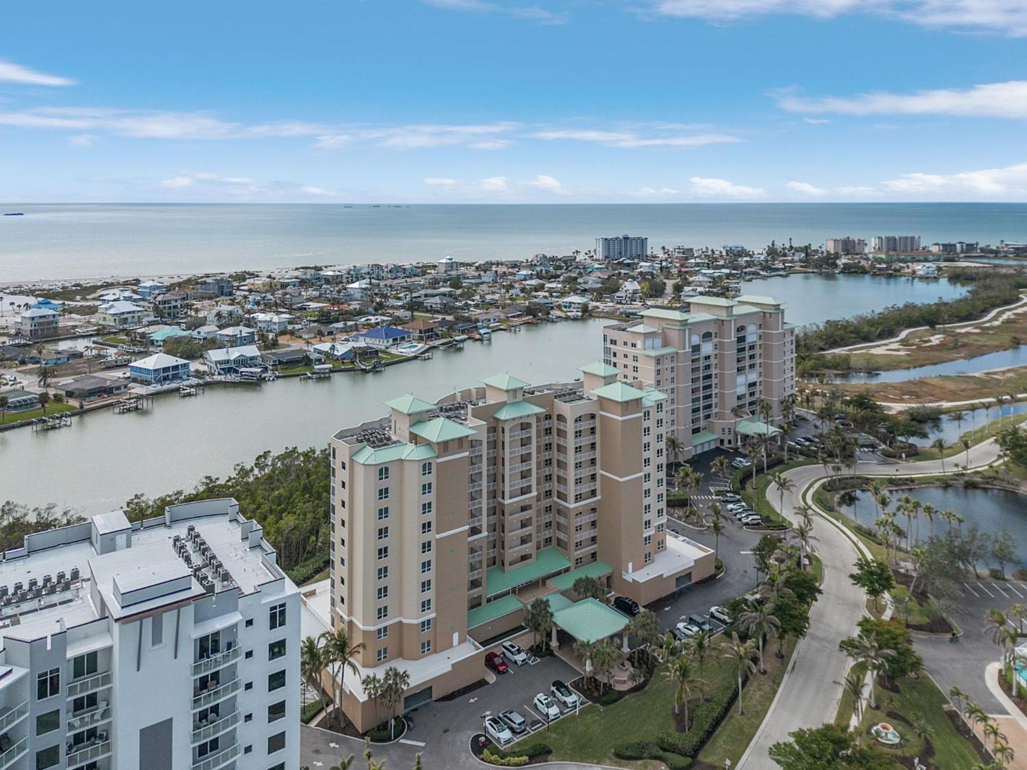 Waterfront Condo W/ Bay Views, Pool & Tennis Court Fort Myers Beach Eksteriør billede