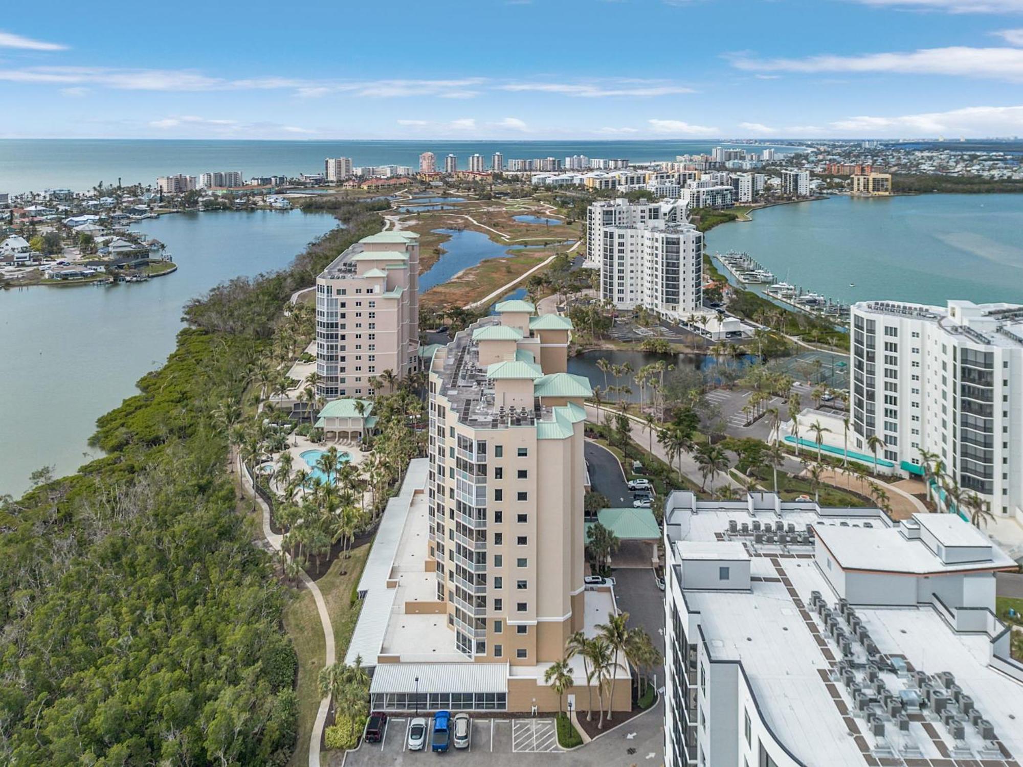 Waterfront Condo W/ Bay Views, Pool & Tennis Court Fort Myers Beach Eksteriør billede